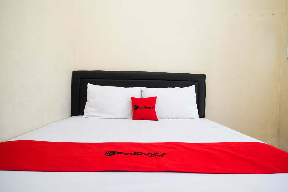 RedDoorz Room