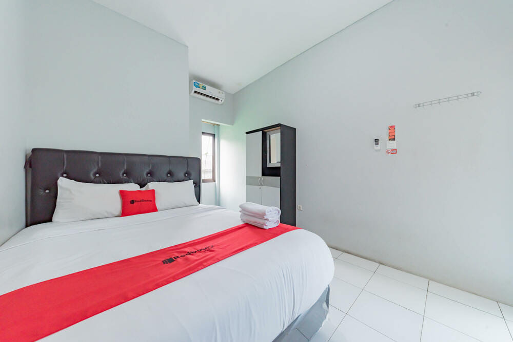 RedDoorz Room