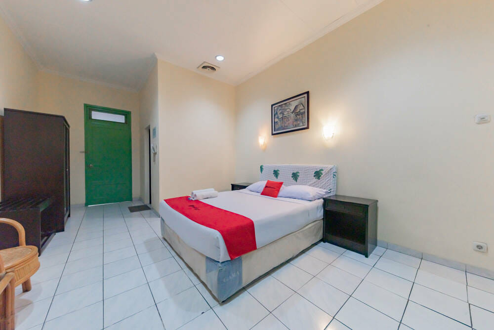 RedDoorz Room