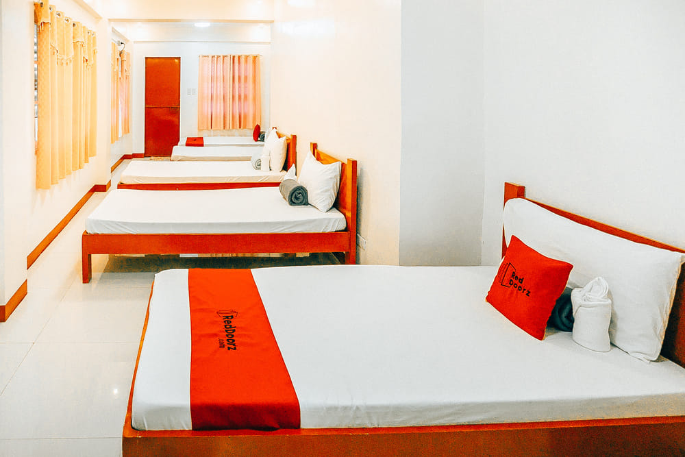 RedDoorz Family Room