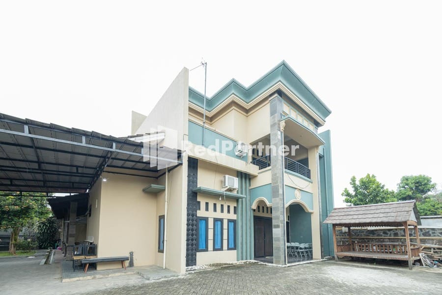 Boss Residence Serang RedPartner