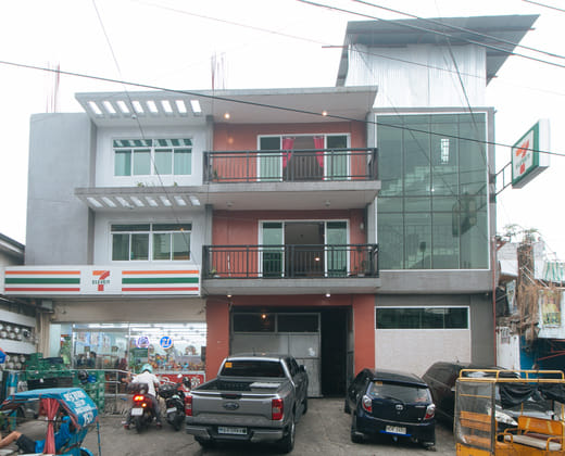 Budget Backpackers Transient House near NAIA by RedDoorz