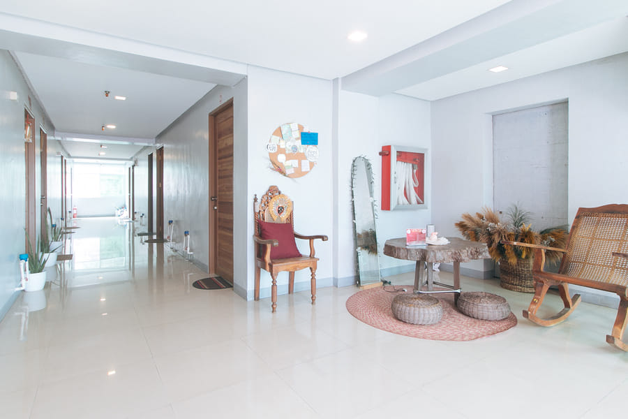Budget Backpackers Transient House near NAIA by RedDoorz