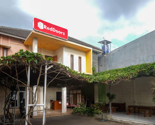 RedDoorz Syariah near Pakuwon Mall Jogja