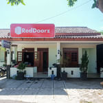 RedDoorz Syariah near Alun Alun Wonosari