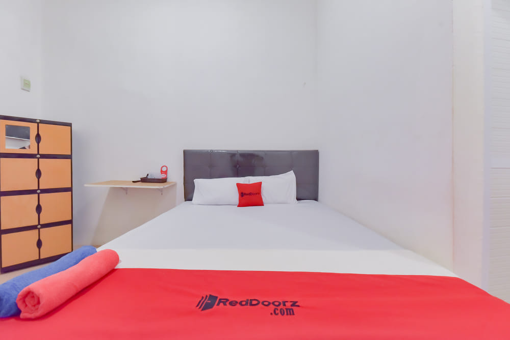 RedDoorz Room