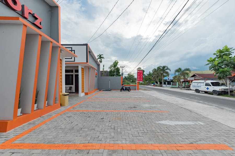 RedDoorz Plus @ Orange GH Diponogoro Palangkaraya