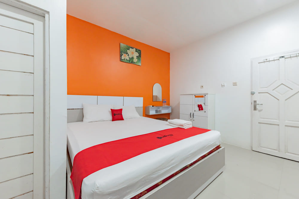RedDoorz Room