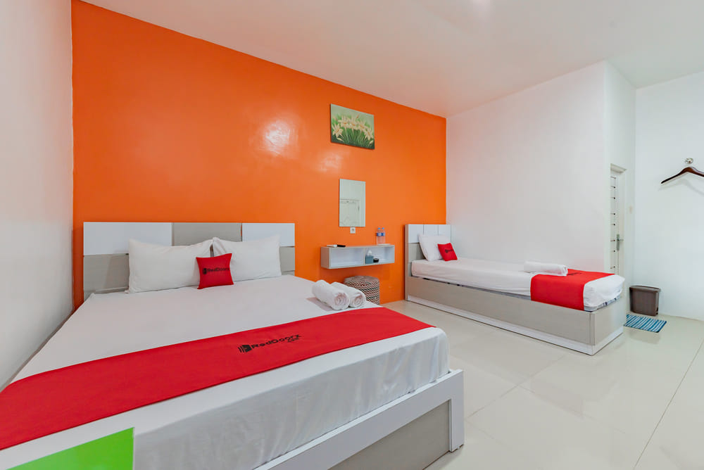 RedDoorz Family Room