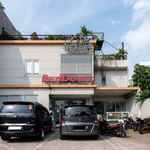 RedDoorz near Puri Indah Lippo Mall 2