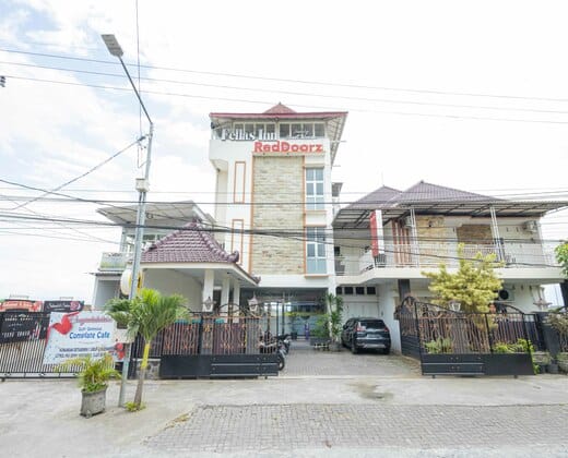 RedDoorz Plus near Malang Airport