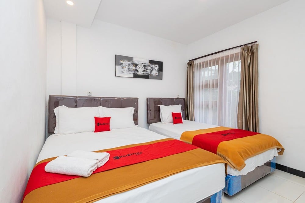 RedDoorz Family Room