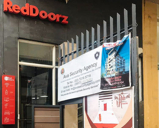 RedDoorz @ Jardin LRT Tayuman Manila