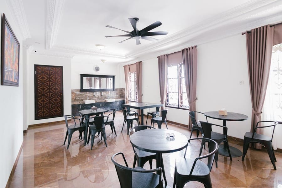 Urbanview Hotel Sultan Palace Malang