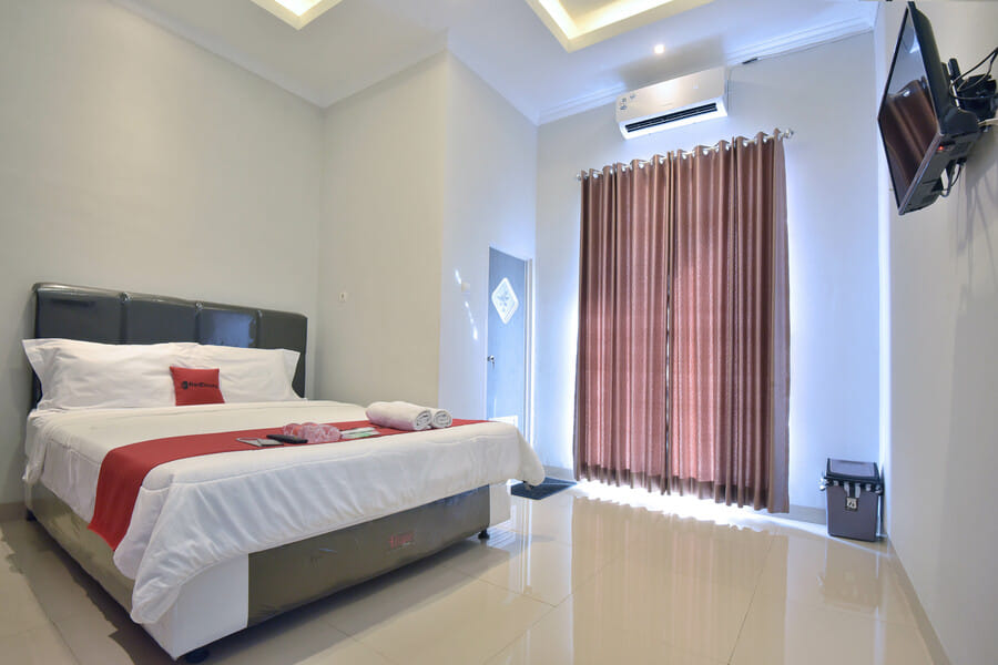 RedDoorz near Alun Alun Cilacap