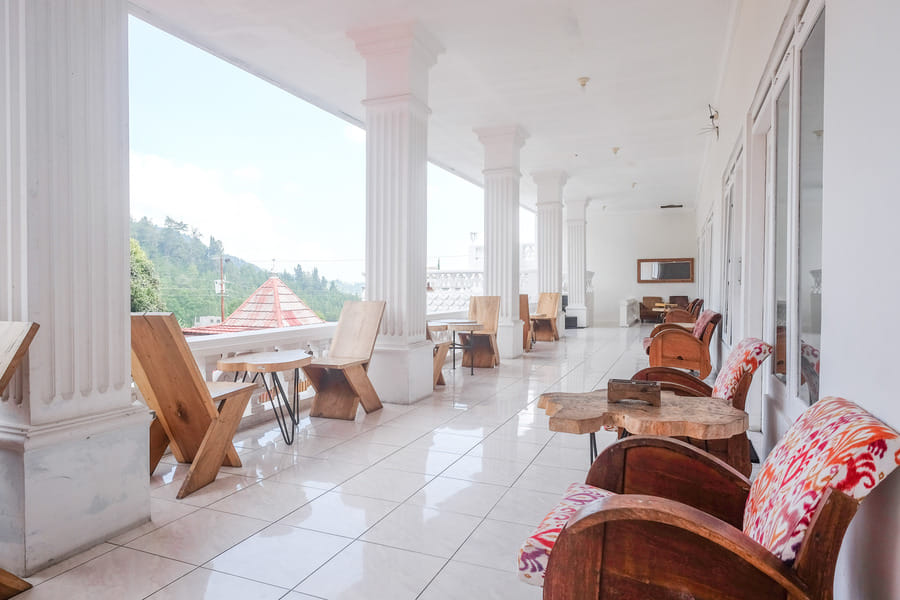 RedDoorz near Grojogan Sewu Tawangmangu