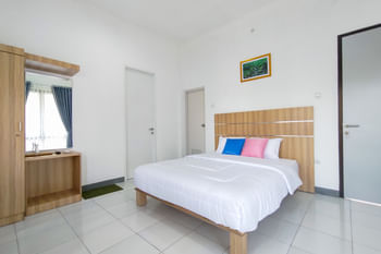 RedDoorz @ Batutulis Bogor Villa Papatong by M