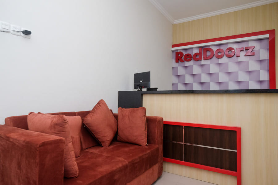 RedDoorz near Kawasan Bandara Ahmad Yani Semarang 2