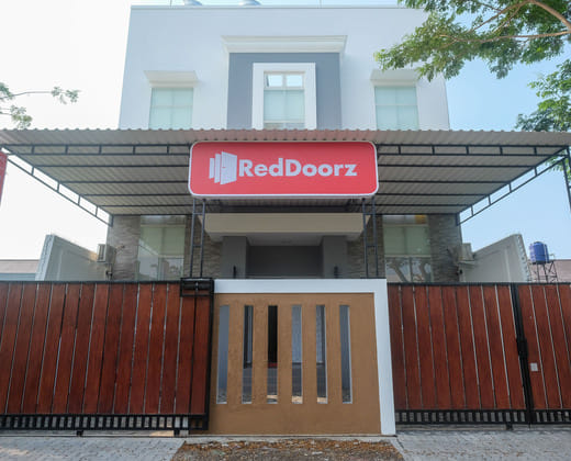 RedDoorz near Kawasan Bandara Ahmad Yani Semarang 2