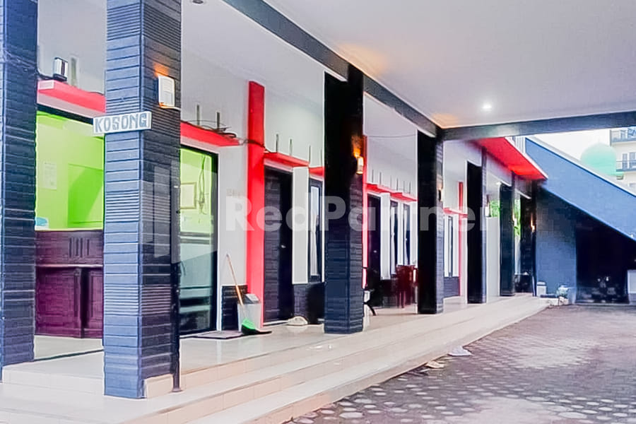 Indah Savana Hotel Mitra RedDoorz