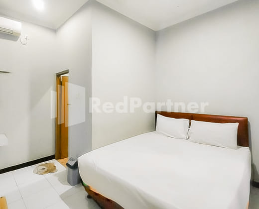 Indah Savana Hotel Mitra RedDoorz