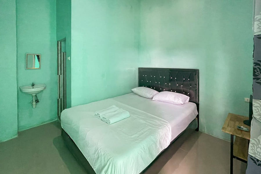 Antony Homestay near Pantai Pasir Putih Parbaba RedPartner