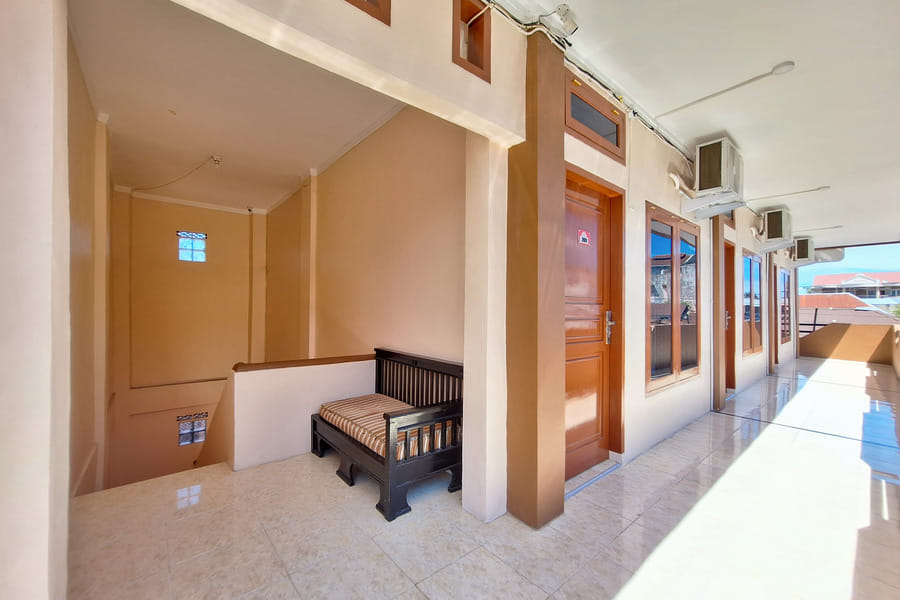 RedDoorz Syariah near Pasar Raya Padang