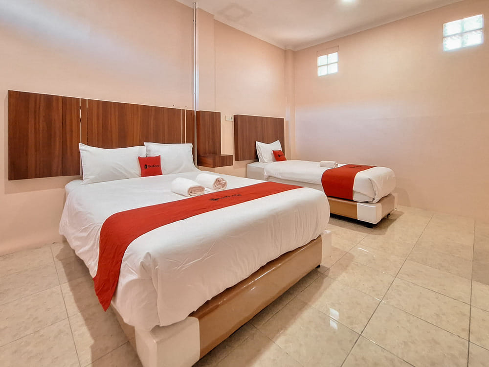 RedDoorz Family Room