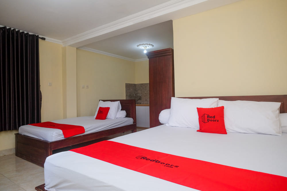 RedDoorz Family Room