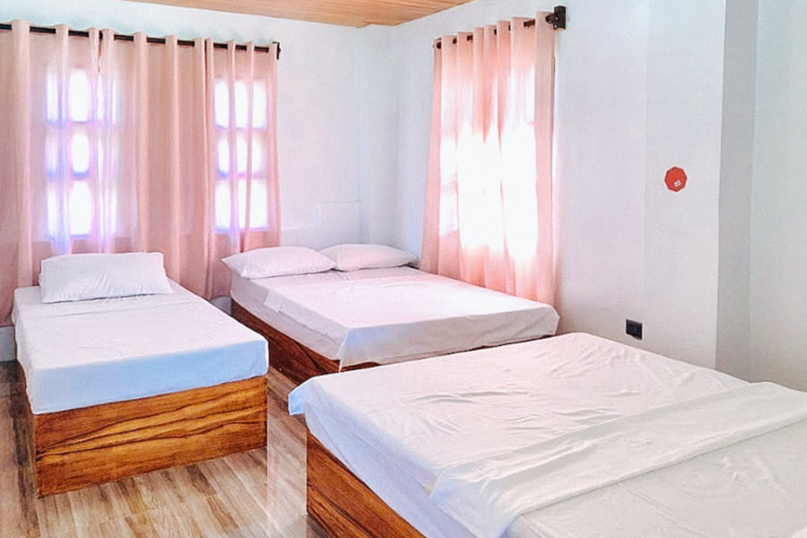 RedDoorz @ Ola Vida Casa Rental Ilocos Sur