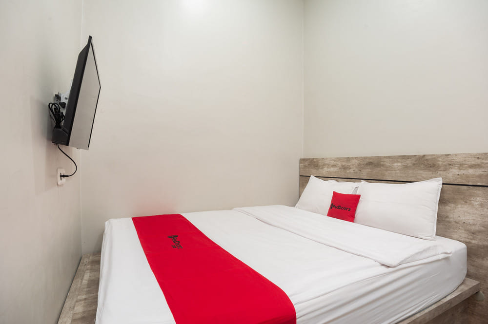 RedDoorz Room