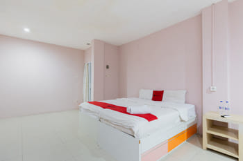 RedDoorz @ Siwalankerto Surabaya