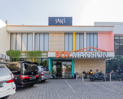 SANS Hotel Box Mansion Surabaya