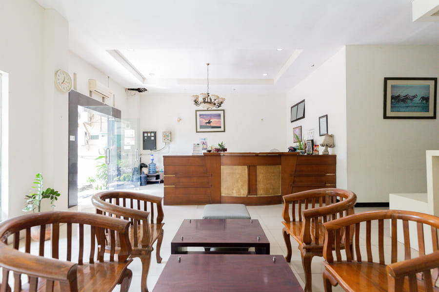 RedDoorz @ Raya Ngagel 2