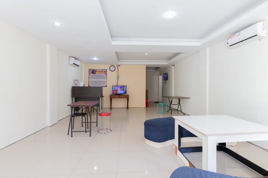 Urbanview Erga Family Residence Syariah Surabaya by RedDoorz