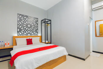 RedDoorz @ Manukan Surabaya