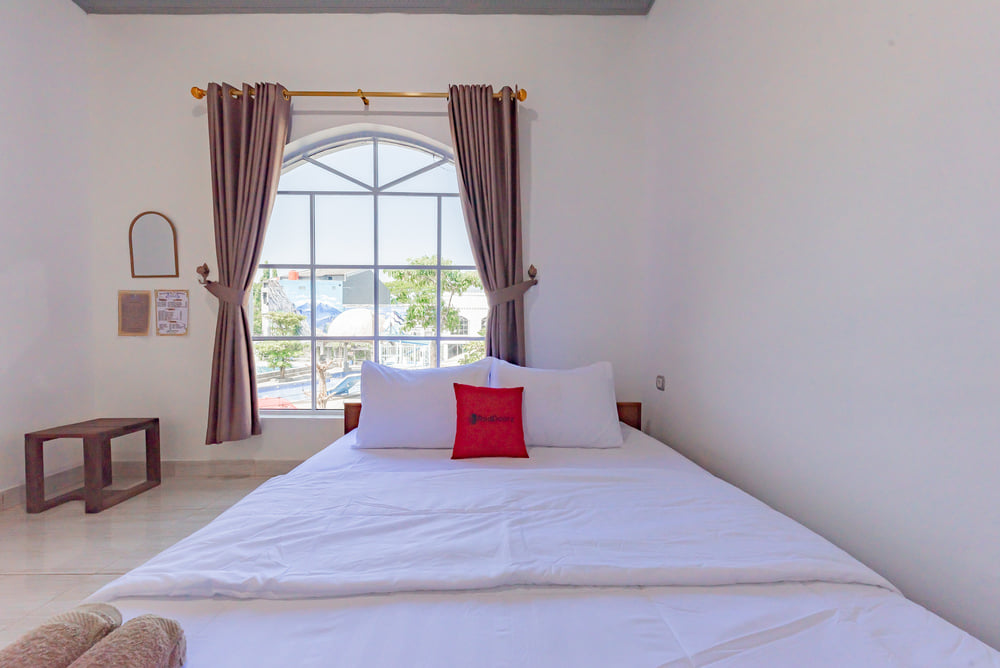 RedDoorz Deluxe Room