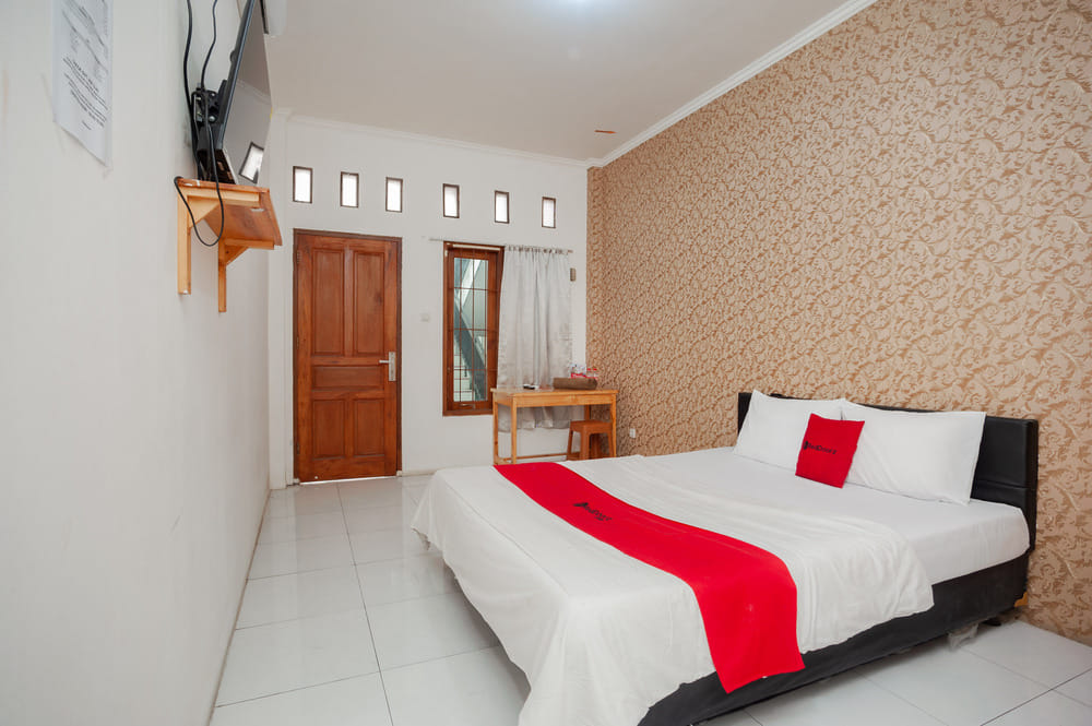 RedDoorz Room