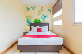 RedDoorz @ Iodium Residence Cikarang.