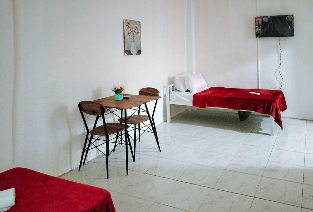 RedDoorz Family Room