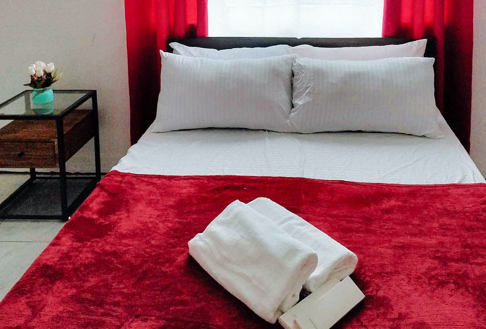 RedDoorz Deluxe Room