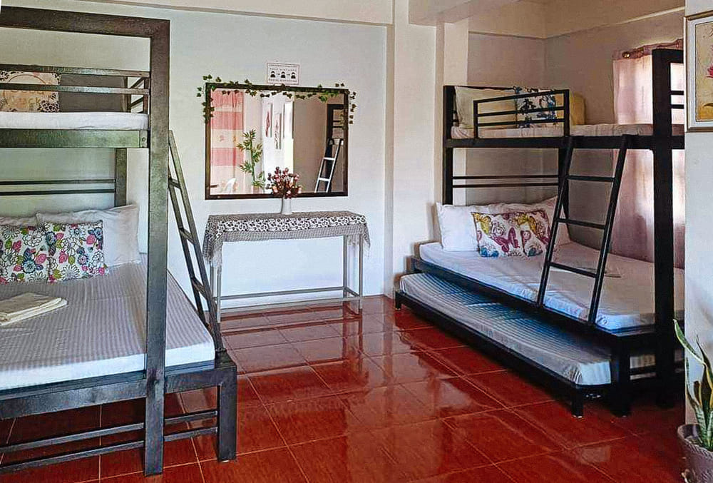 RedDoorz Suite for 10 People
