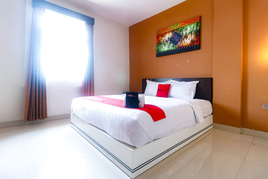 RedDoorz Plus near Universitas Negeri Makassar