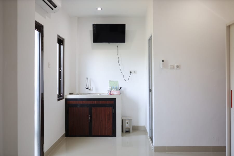 Urbanview Hotel Eropa Maros near Sultan Hasanuddin Airport by RedDoorz