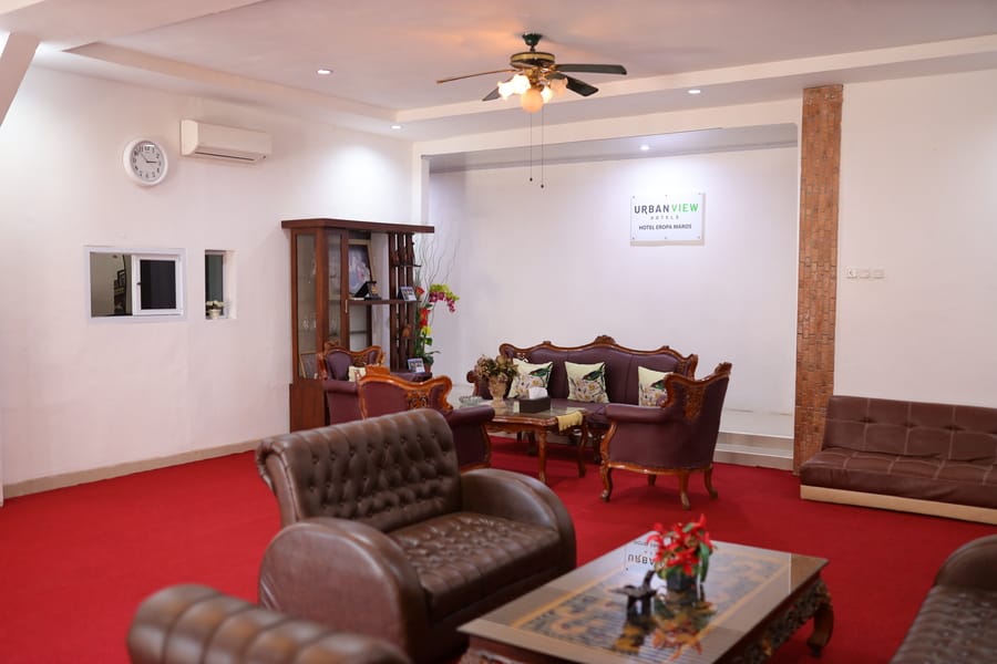 Urbanview Hotel Eropa Maros near Sultan Hasanuddin Airport by RedDoorz