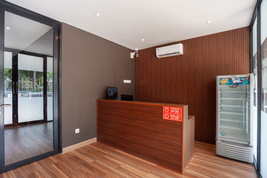 Urbanview Hotel Groovy Inn Tangerang