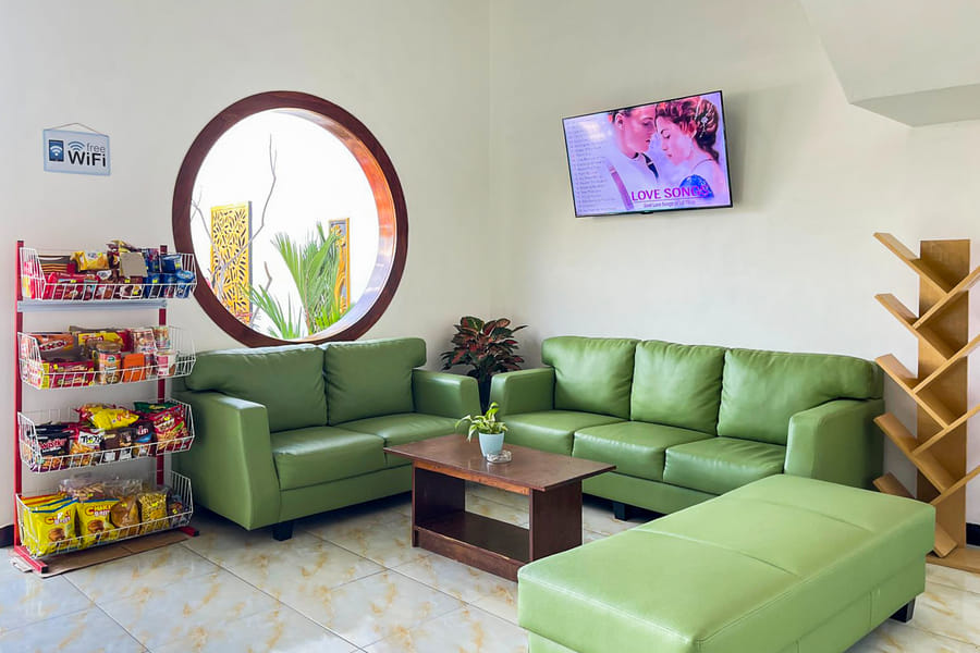 Urbanview Hotel Sakura Kampung Inggris Pare