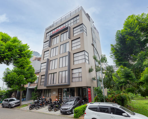 RedDoorz Plus near ICE BSD 2