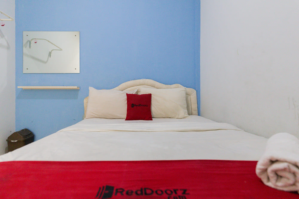 RedDoorz Room