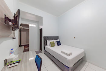 Urbanview Hotel Sunday Cirebon by RedDoorz